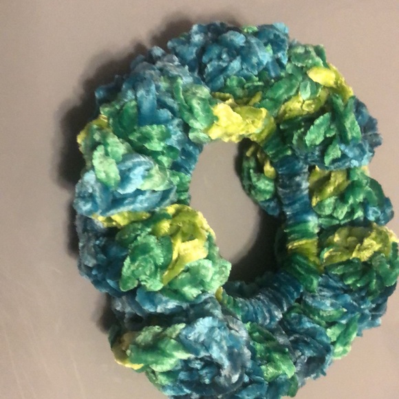 Scrunches - Picture 2 of 4